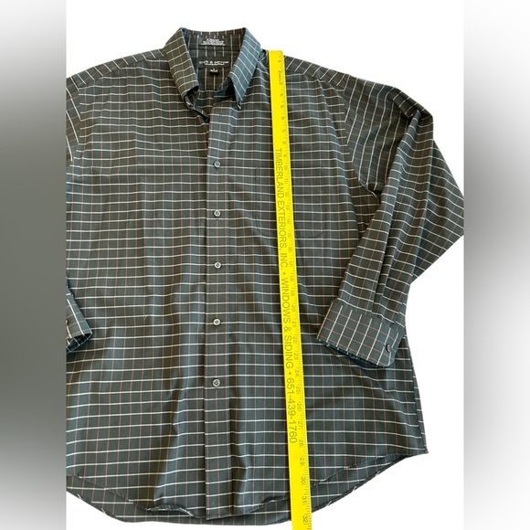 Croft & Barrow Men's Shirt Size Large (16 1/2-17 35-35) Black Plaid Button Front - Picture 8 of 10